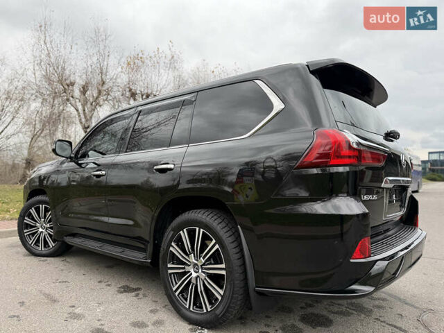 Черный Лексус ЛХ, объемом двигателя 5.66 л и пробегом 55 тыс. км за 81900 $, фото 31 на Automoto.ua