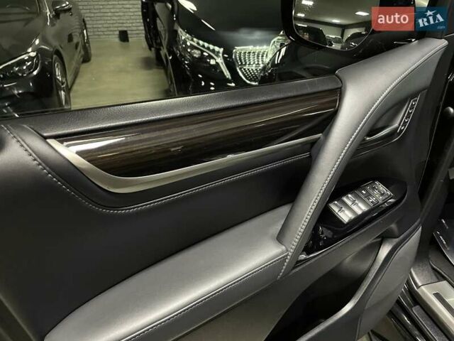Чорний Лексус ЛХ, об'ємом двигуна 4.46 л та пробігом 156 тис. км за 73700 $, фото 25 на Automoto.ua