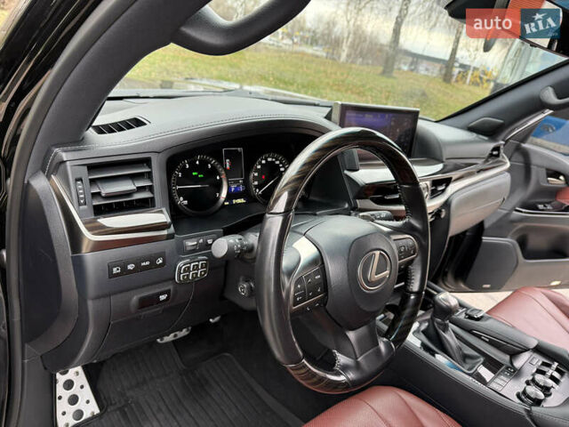 Черный Лексус ЛХ, объемом двигателя 5.66 л и пробегом 55 тыс. км за 81900 $, фото 40 на Automoto.ua