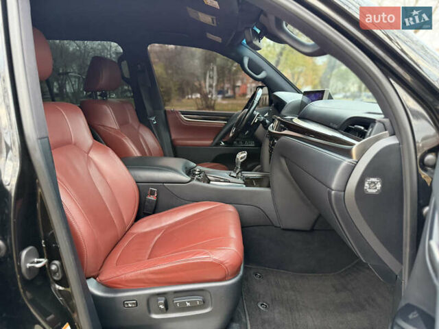 Черный Лексус ЛХ, объемом двигателя 4.46 л и пробегом 112 тыс. км за 82600 $, фото 45 на Automoto.ua