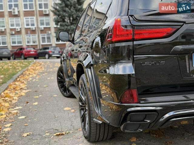 Черный Лексус ЛХ, объемом двигателя 4.46 л и пробегом 112 тыс. км за 82600 $, фото 6 на Automoto.ua