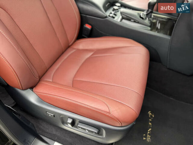 Черный Лексус ЛХ, объемом двигателя 4.46 л и пробегом 208 тыс. км за 70000 $, фото 75 на Automoto.ua