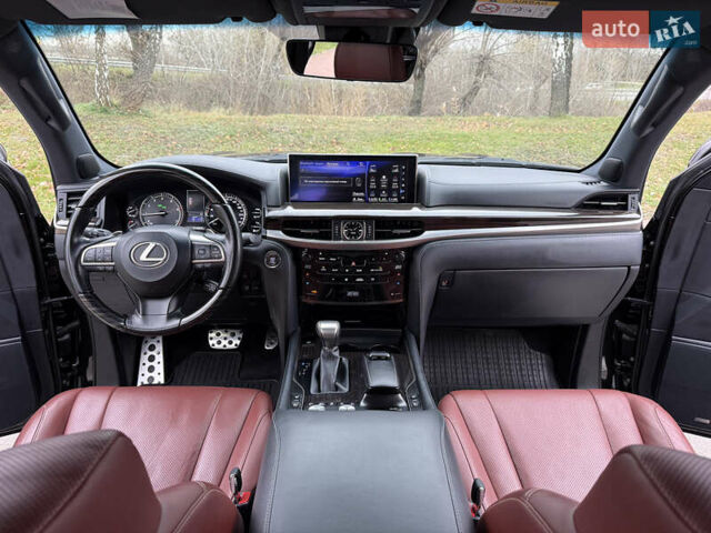Черный Лексус ЛХ, объемом двигателя 5.66 л и пробегом 55 тыс. км за 81900 $, фото 67 на Automoto.ua
