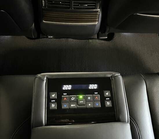 Чорний Лексус ЛХ, об'ємом двигуна 4.46 л та пробігом 156 тис. км за 73700 $, фото 39 на Automoto.ua