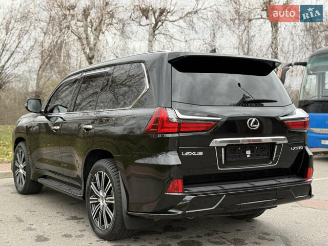 Черный Лексус ЛХ, объемом двигателя 5.66 л и пробегом 55 тыс. км за 81900 $, фото 22 на Automoto.ua