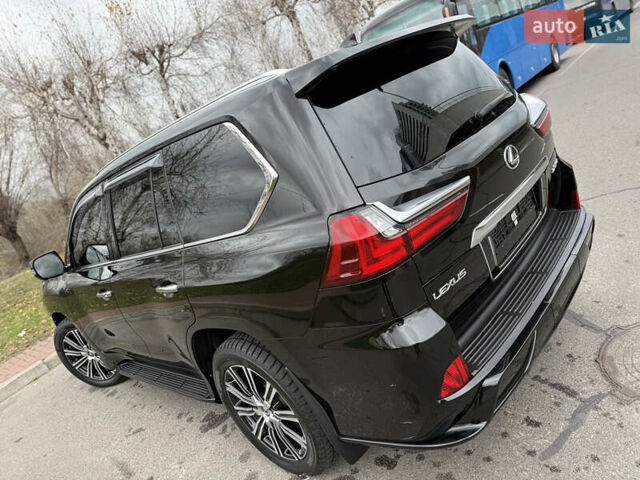Черный Лексус ЛХ, объемом двигателя 5.66 л и пробегом 55 тыс. км за 81900 $, фото 33 на Automoto.ua