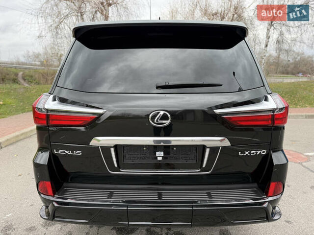 Черный Лексус ЛХ, объемом двигателя 5.66 л и пробегом 55 тыс. км за 81900 $, фото 24 на Automoto.ua