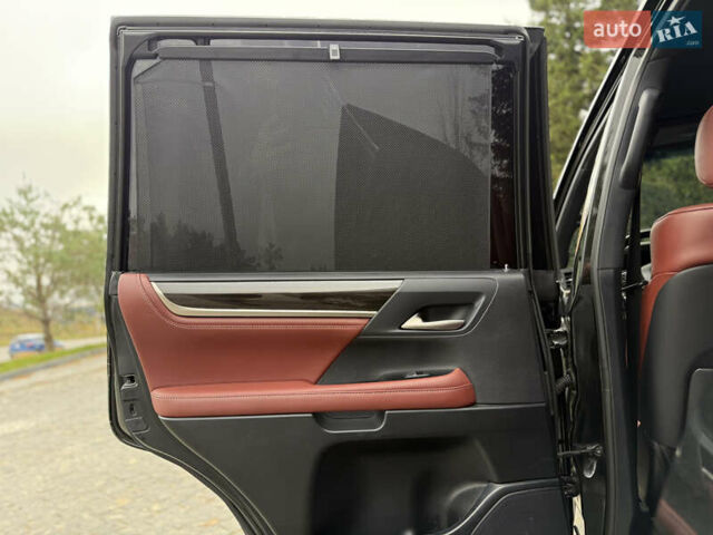 Черный Лексус ЛХ, объемом двигателя 4.46 л и пробегом 208 тыс. км за 70000 $, фото 54 на Automoto.ua