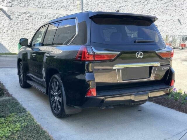 Лексус ЛХ 2019 у Кривому Розі на Automoto.ua Чорний Лексус ЛХ, об'ємом двигуна 5.7 л та пробігом 44 тис. км за 15600 $, фото 4 на Automoto.ua