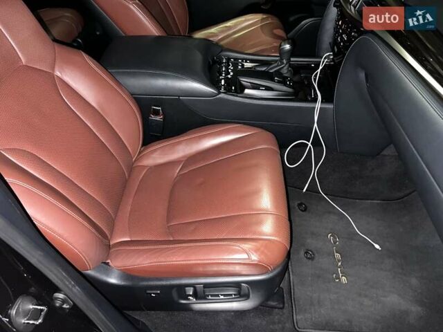 Лексус ЛХ 2019 в Киеве на Automoto.ua Черный Лексус ЛХ, объемом двигателя 5.66 л и пробегом 180 тыс. км за 72000 $, фото 27 на Automoto.ua