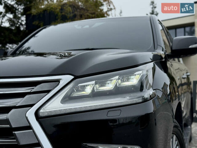 Черный Лексус ЛХ, объемом двигателя 4.46 л и пробегом 208 тыс. км за 70000 $, фото 6 на Automoto.ua