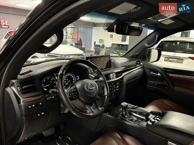 Чорний Лексус ЛХ, об'ємом двигуна 4.46 л та пробігом 85 тис. км за 82700 $, фото 28 на Automoto.ua