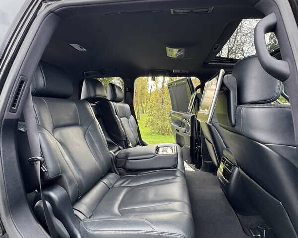Черный Лексус ЛХ, объемом двигателя 5.66 л и пробегом 137 тыс. км за 73777 $, фото 155 на Automoto.ua