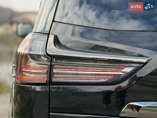 Чорний Лексус ЛХ, об'ємом двигуна 4.46 л та пробігом 74 тис. км за 84300 $, фото 15 на Automoto.ua