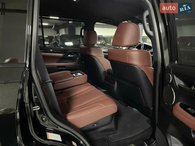 Чорний Лексус ЛХ, об'ємом двигуна 4.46 л та пробігом 85 тис. км за 82700 $, фото 35 на Automoto.ua