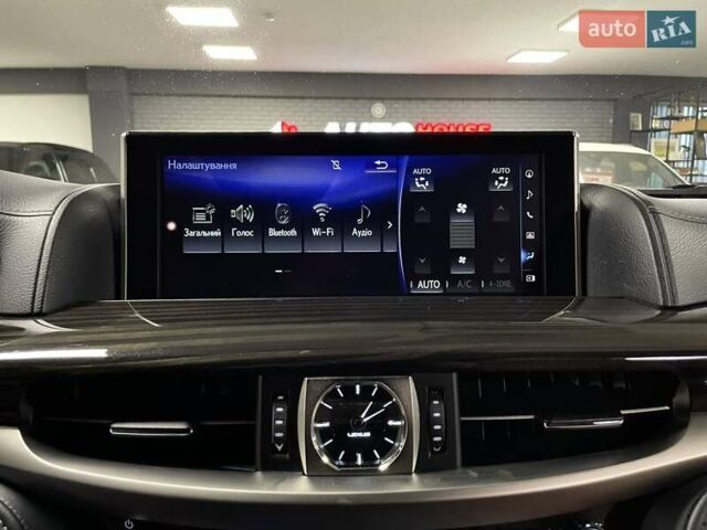 Чорний Лексус ЛХ, об'ємом двигуна 4.46 л та пробігом 85 тис. км за 82700 $, фото 62 на Automoto.ua