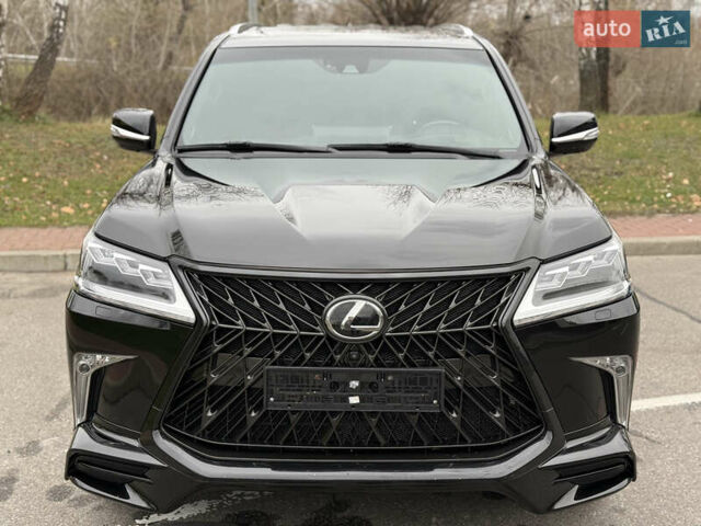 Черный Лексус ЛХ, объемом двигателя 5.66 л и пробегом 55 тыс. км за 81900 $, фото 3 на Automoto.ua