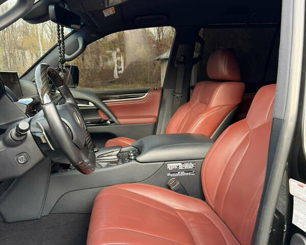 Чорний Лексус ЛХ, об'ємом двигуна 4.46 л та пробігом 74 тис. км за 84300 $, фото 21 на Automoto.ua