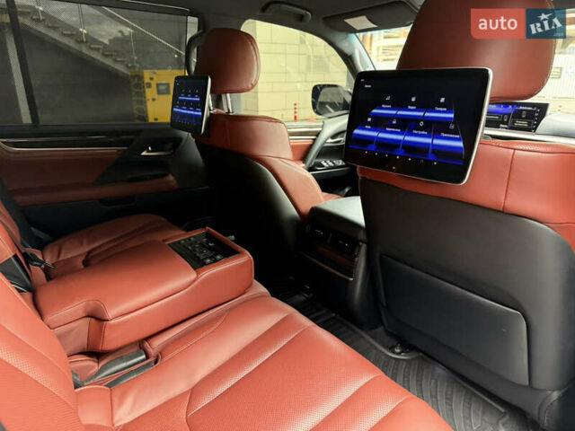 Чорний Лексус ЛХ, об'ємом двигуна 4.46 л та пробігом 147 тис. км за 69900 $, фото 45 на Automoto.ua