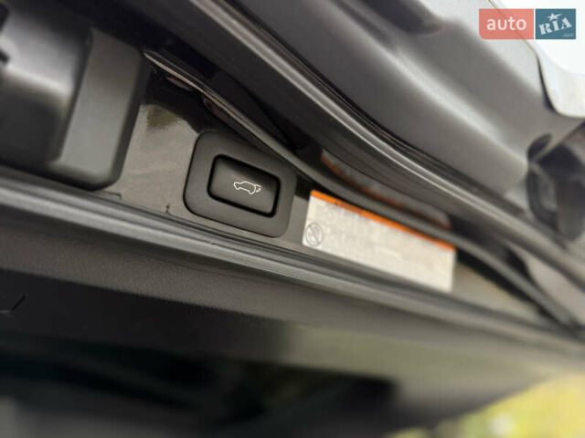 Черный Лексус ЛХ, объемом двигателя 4.46 л и пробегом 208 тыс. км за 70000 $, фото 65 на Automoto.ua