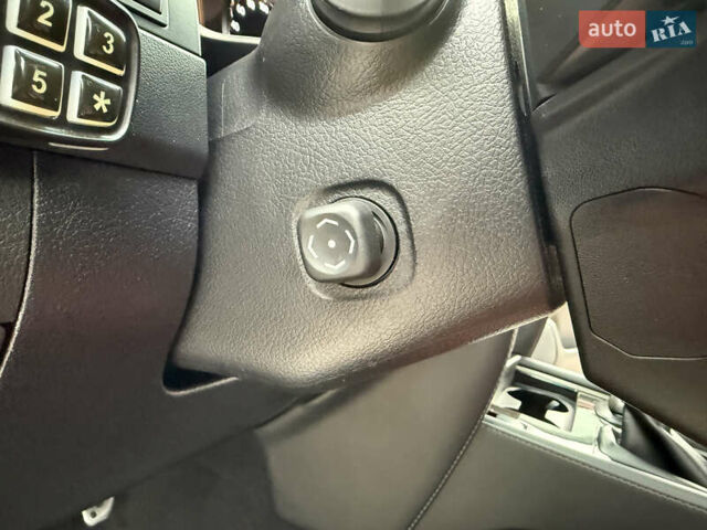 Черный Лексус ЛХ, объемом двигателя 5.66 л и пробегом 55 тыс. км за 81900 $, фото 73 на Automoto.ua