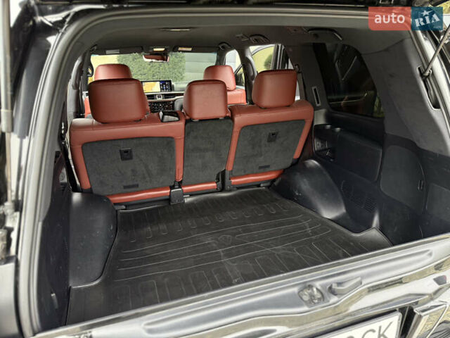 Черный Лексус ЛХ, объемом двигателя 4.46 л и пробегом 208 тыс. км за 70000 $, фото 64 на Automoto.ua