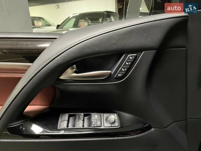 Чорний Лексус ЛХ, об'ємом двигуна 4.46 л та пробігом 85 тис. км за 82700 $, фото 24 на Automoto.ua