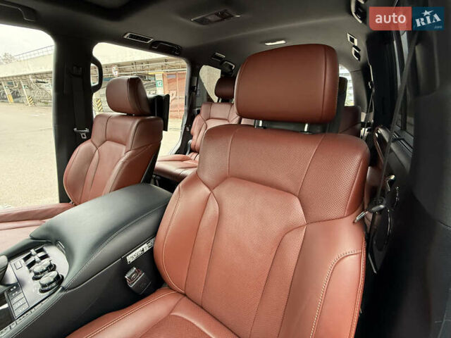 Черный Лексус ЛХ, объемом двигателя 5.66 л и пробегом 55 тыс. км за 81900 $, фото 49 на Automoto.ua