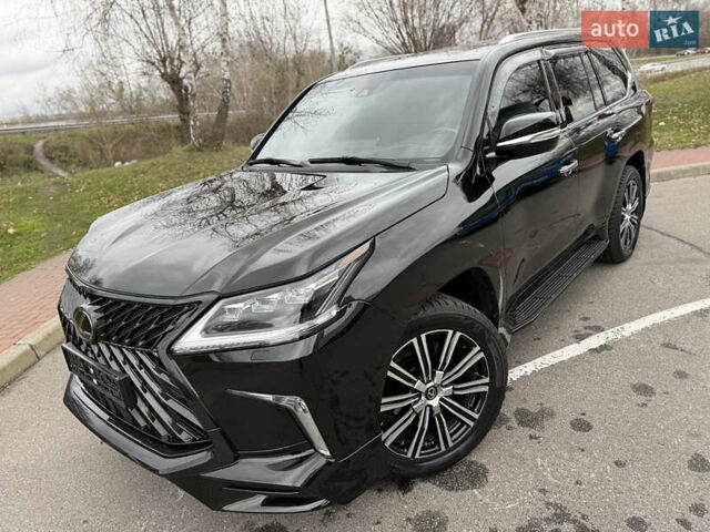 Черный Лексус ЛХ, объемом двигателя 5.66 л и пробегом 55 тыс. км за 81900 $, фото 12 на Automoto.ua