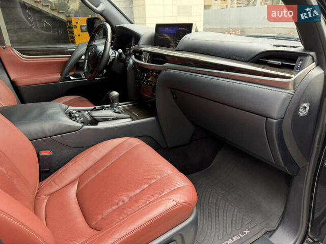 Чорний Лексус ЛХ, об'ємом двигуна 4.46 л та пробігом 147 тис. км за 69900 $, фото 48 на Automoto.ua