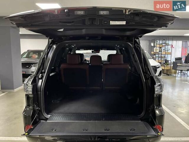 Чорний Лексус ЛХ, об'ємом двигуна 4.46 л та пробігом 85 тис. км за 82700 $, фото 17 на Automoto.ua