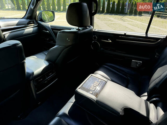 Лексус ЛХ 2019 в Киеве на Automoto.ua Черный Лексус ЛХ, объемом двигателя 4.46 л и пробегом 197 тыс. км за 72000 $, фото 1 на Automoto.ua