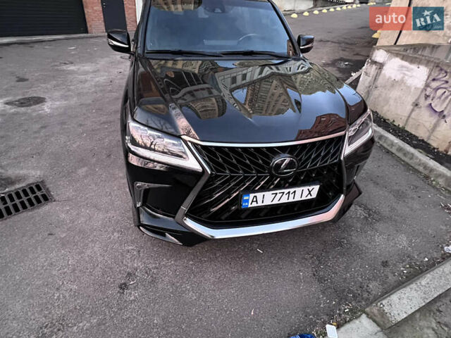 Черный Лексус ЛХ, объемом двигателя 5.66 л и пробегом 127 тыс. км за 76000 $, фото 13 на Automoto.ua