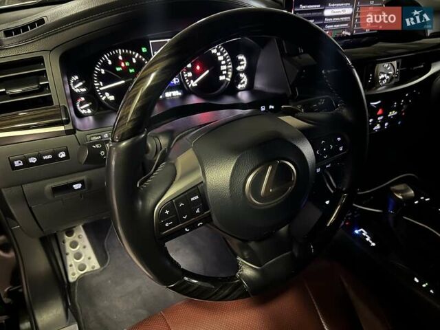 Лексус ЛХ 2019 в Киеве на Automoto.ua Черный Лексус ЛХ, объемом двигателя 5.66 л и пробегом 180 тыс. км за 72000 $, фото 14 на Automoto.ua
