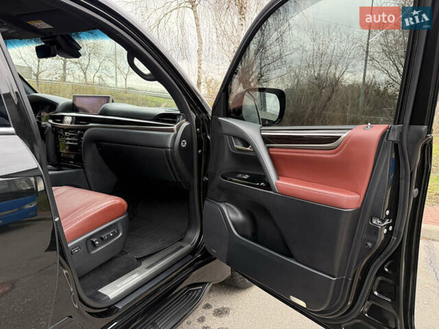 Черный Лексус ЛХ, объемом двигателя 5.66 л и пробегом 55 тыс. км за 81900 $, фото 60 на Automoto.ua