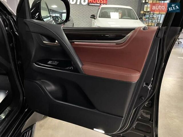 Чорний Лексус ЛХ, об'ємом двигуна 4.46 л та пробігом 85 тис. км за 82700 $, фото 40 на Automoto.ua