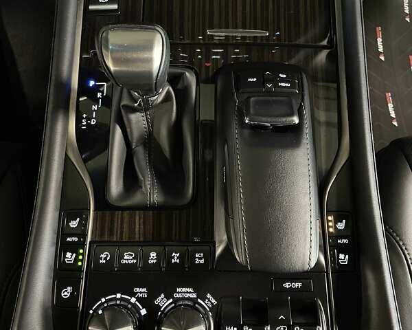 Чорний Лексус ЛХ, об'ємом двигуна 4.46 л та пробігом 156 тис. км за 73700 $, фото 68 на Automoto.ua