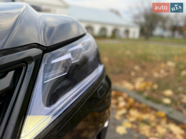 Черный Лексус ЛХ, объемом двигателя 4.46 л и пробегом 112 тыс. км за 82600 $, фото 48 на Automoto.ua