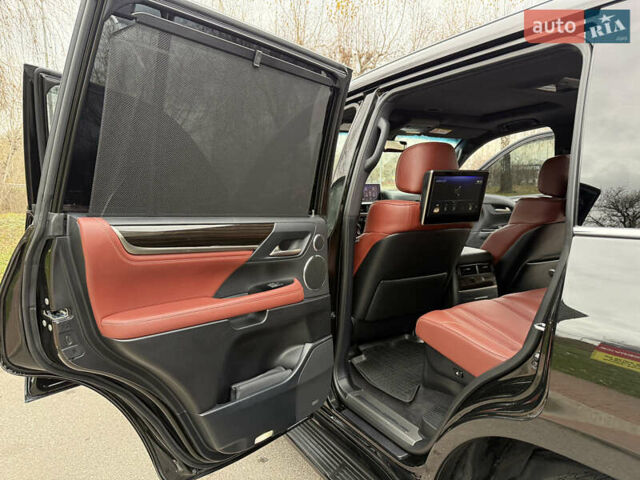 Черный Лексус ЛХ, объемом двигателя 5.66 л и пробегом 55 тыс. км за 81900 $, фото 50 на Automoto.ua