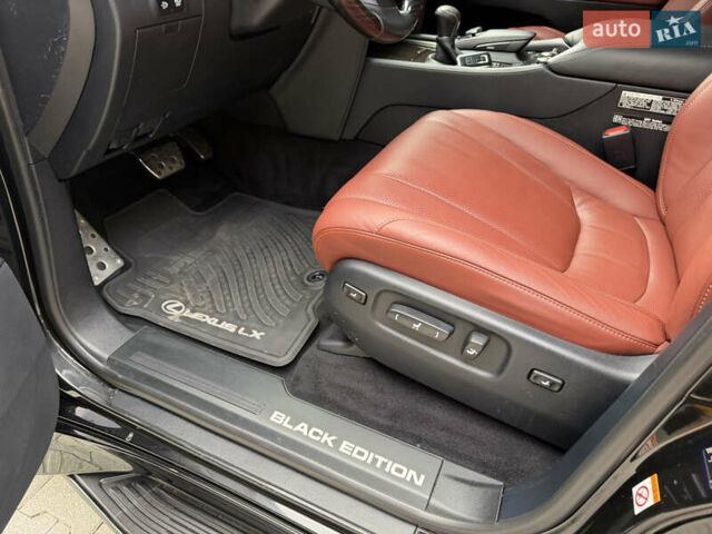 Чорний Лексус ЛХ, об'ємом двигуна 4.46 л та пробігом 147 тис. км за 69900 $, фото 42 на Automoto.ua