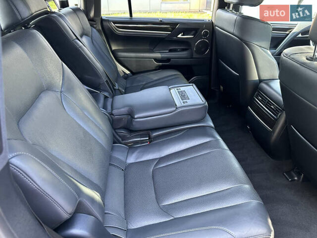 Лексус ЛХ 2019 в Киеве на Automoto.ua Черный Лексус ЛХ, объемом двигателя 4.46 л и пробегом 197 тыс. км за 72000 $, фото 13 на Automoto.ua