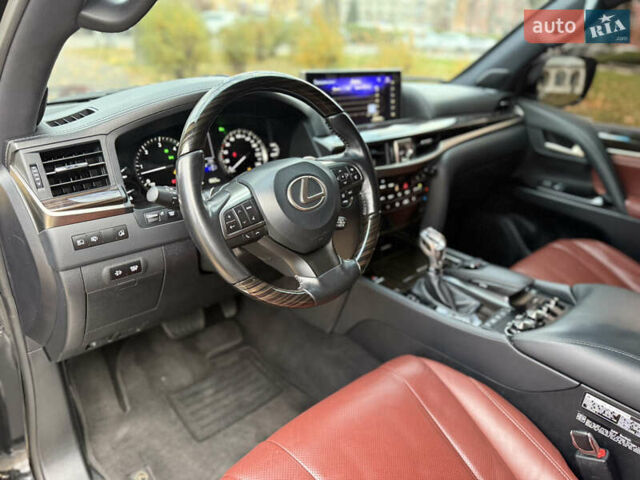 Черный Лексус ЛХ, объемом двигателя 4.46 л и пробегом 112 тыс. км за 82600 $, фото 29 на Automoto.ua