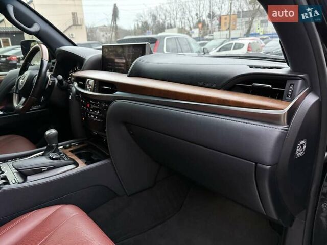 Черный Лексус ЛХ, объемом двигателя 4.46 л и пробегом 120 тыс. км за 69999 $, фото 72 на Automoto.ua