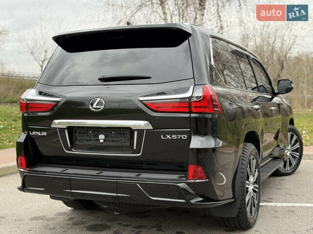 Черный Лексус ЛХ, объемом двигателя 5.66 л и пробегом 55 тыс. км за 81900 $, фото 34 на Automoto.ua