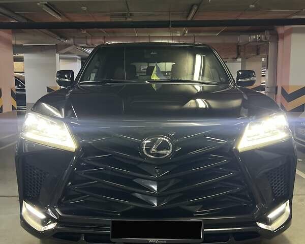 Лексус ЛХ 2019 в Киеве на Automoto.ua Черный Лексус ЛХ, объемом двигателя 5.66 л и пробегом 180 тыс. км за 72000 $, фото 1 на Automoto.ua