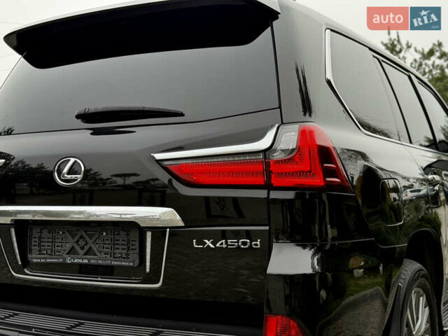 Черный Лексус ЛХ, объемом двигателя 4.46 л и пробегом 208 тыс. км за 70000 $, фото 13 на Automoto.ua