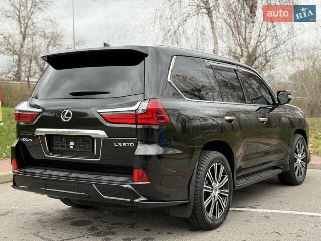 Черный Лексус ЛХ, объемом двигателя 5.66 л и пробегом 55 тыс. км за 81900 $, фото 21 на Automoto.ua