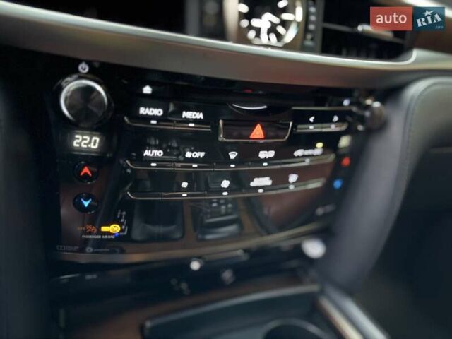 Черный Лексус ЛХ, объемом двигателя 4.46 л и пробегом 120 тыс. км за 69999 $, фото 118 на Automoto.ua