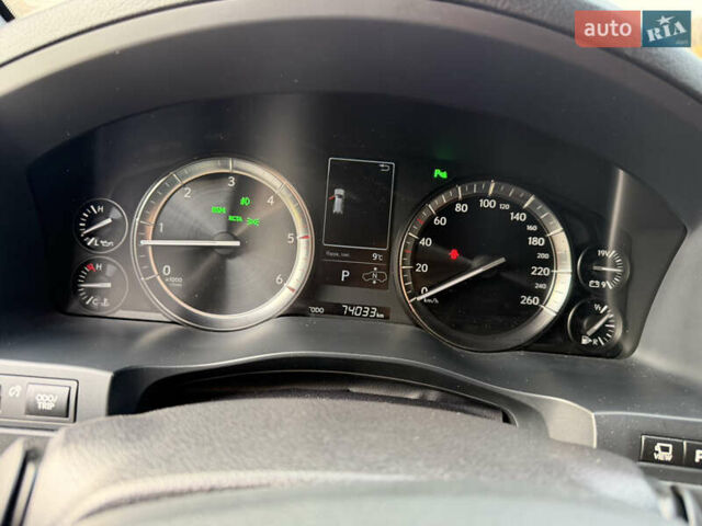 Чорний Лексус ЛХ, об'ємом двигуна 4.46 л та пробігом 74 тис. км за 84300 $, фото 25 на Automoto.ua