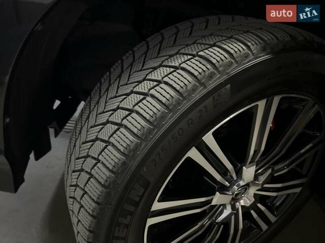 Лексус ЛХ 2019 в Киеве на Automoto.ua Черный Лексус ЛХ, объемом двигателя 5.66 л и пробегом 180 тыс. км за 72000 $, фото 13 на Automoto.ua